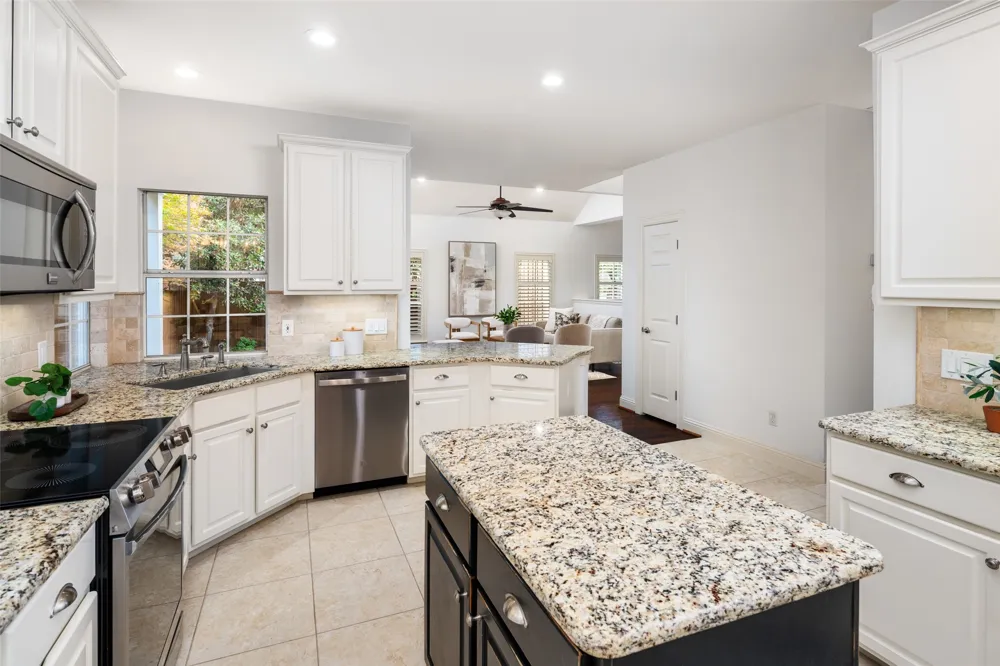 8915 White Pine Lane Dallas, TX 75238