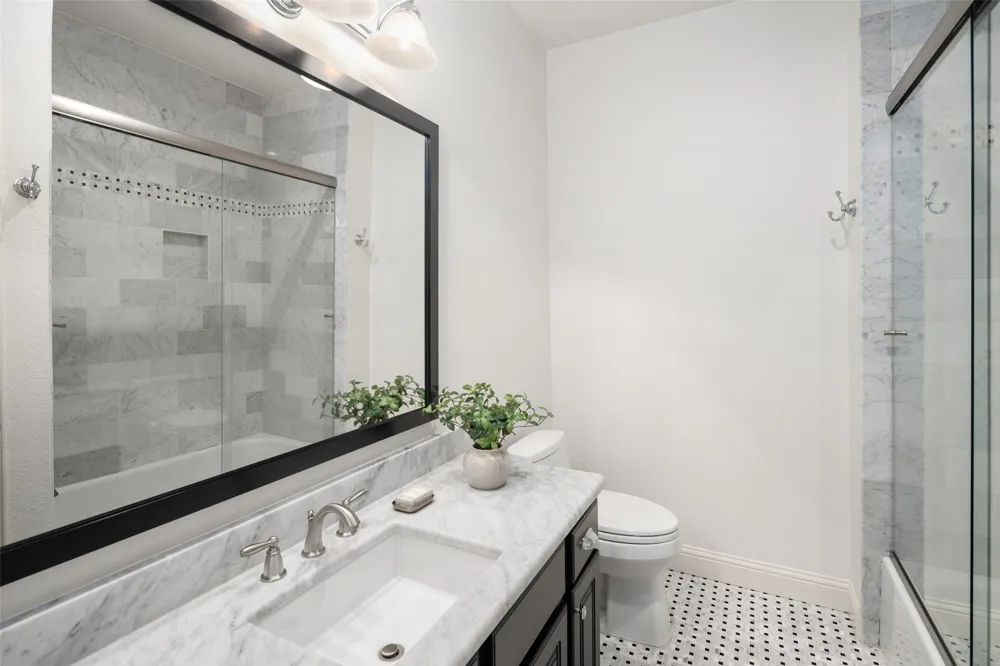 8915 White Pine Lane Dallas, TX 75238