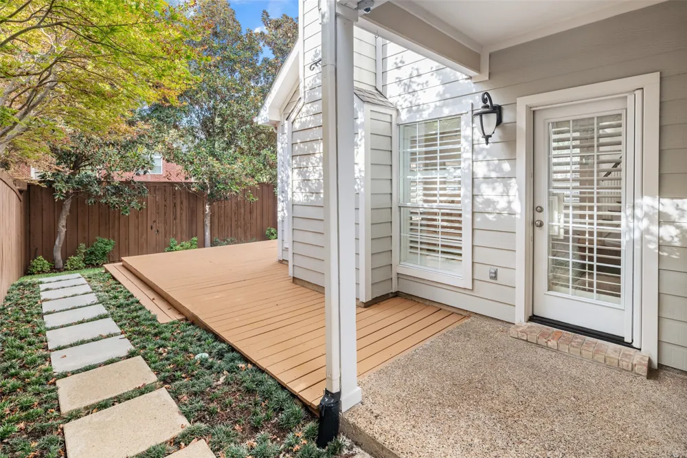 8915 White Pine Lane Dallas, TX 75238
