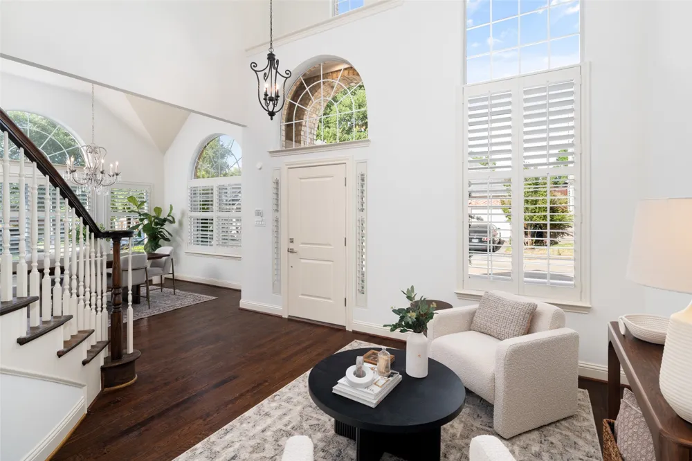 8915 White Pine Lane Dallas, TX 75238