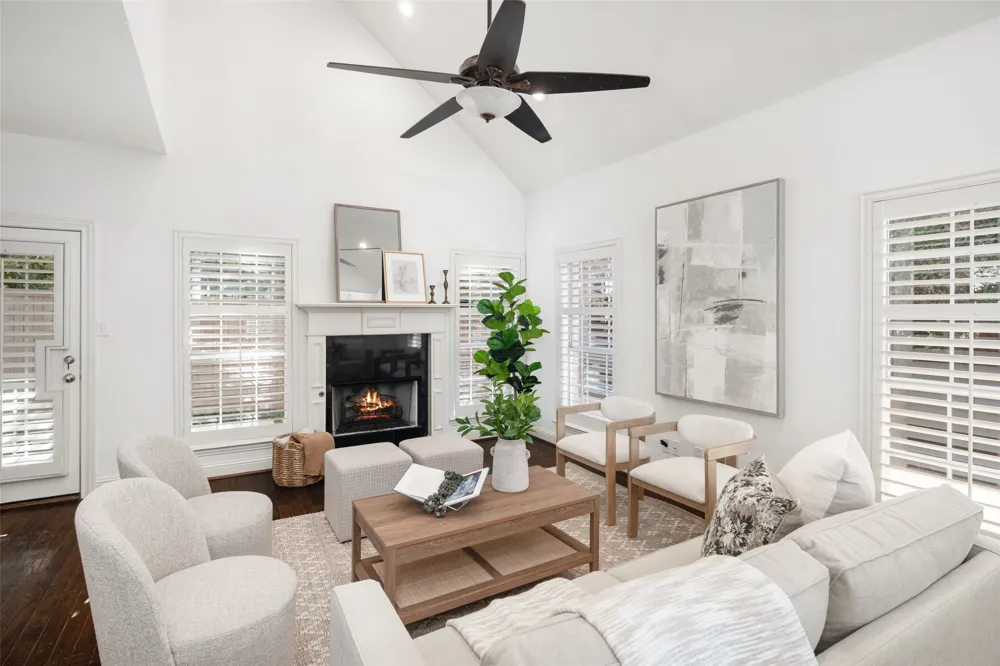 8915 White Pine Lane Dallas, TX 75238