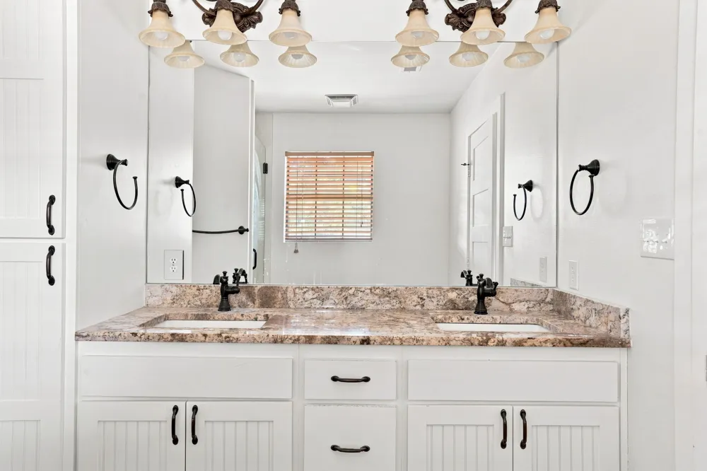 7942 Fm 859 Edgewood, TX 75117