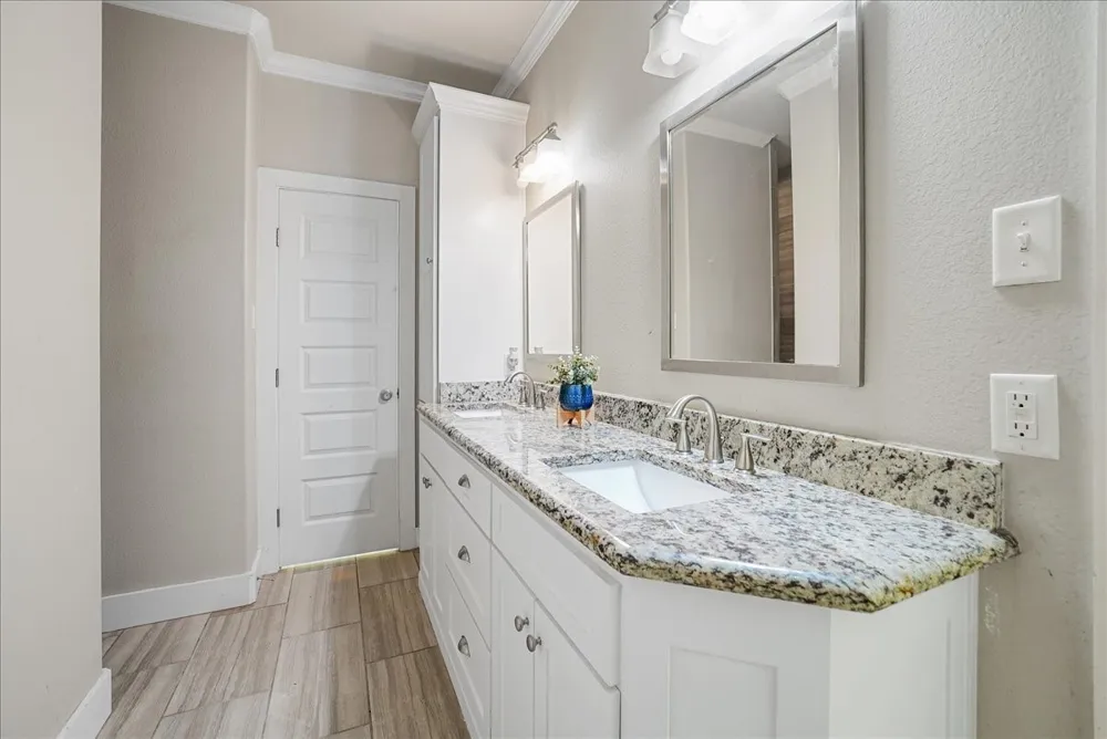 109 Springleaf Lane Mabank, TX 75147