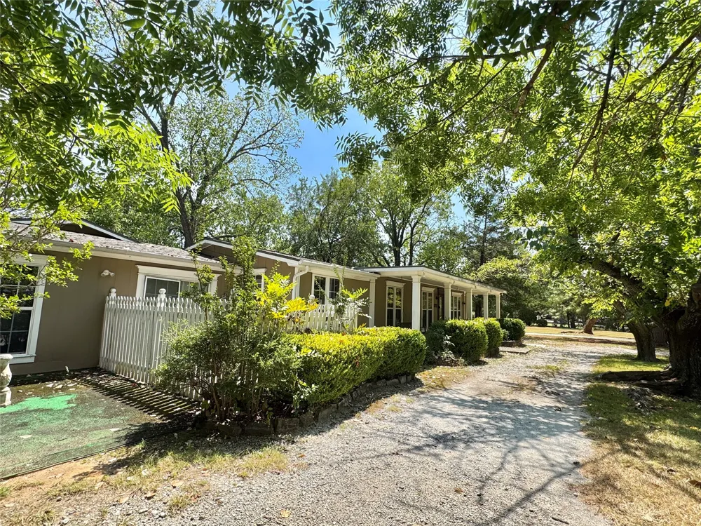122 Pawnee Trail Gainesville, TX 76240