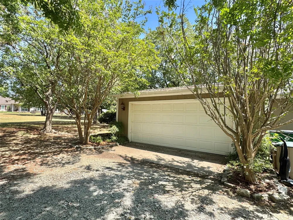 122 Pawnee Trail Gainesville, TX 76240