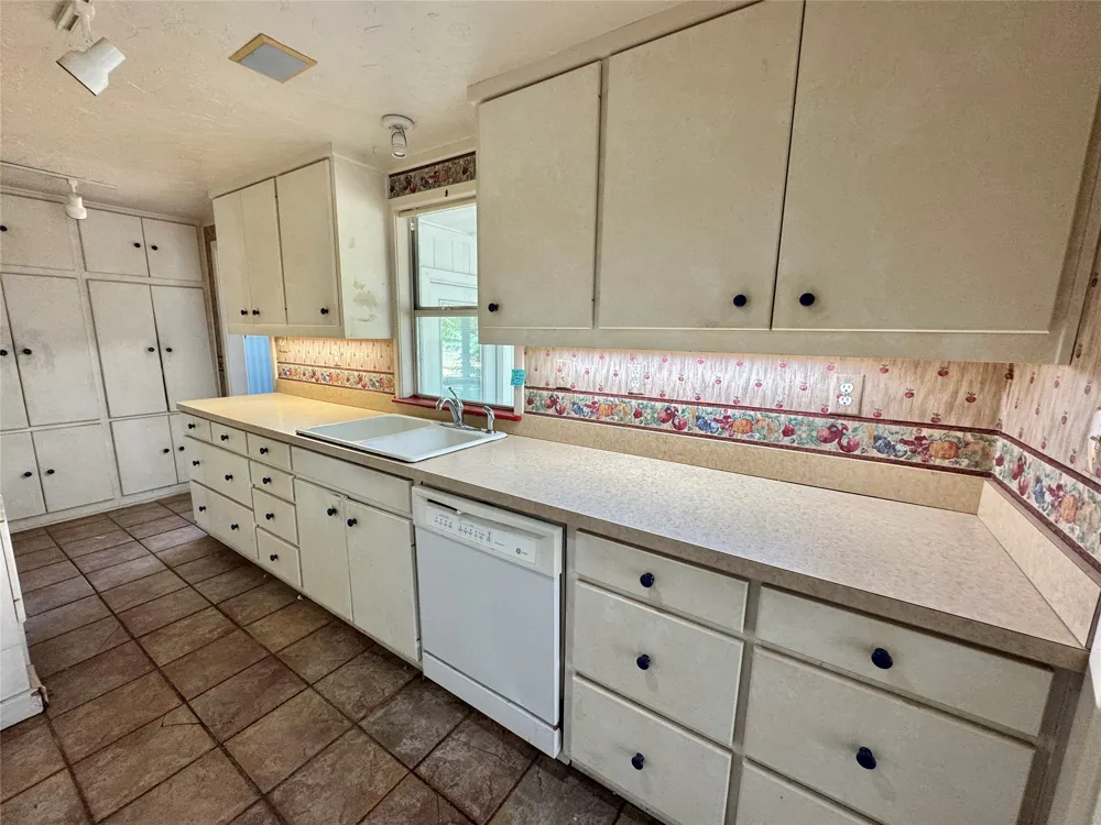 122 Pawnee Trail Gainesville, TX 76240