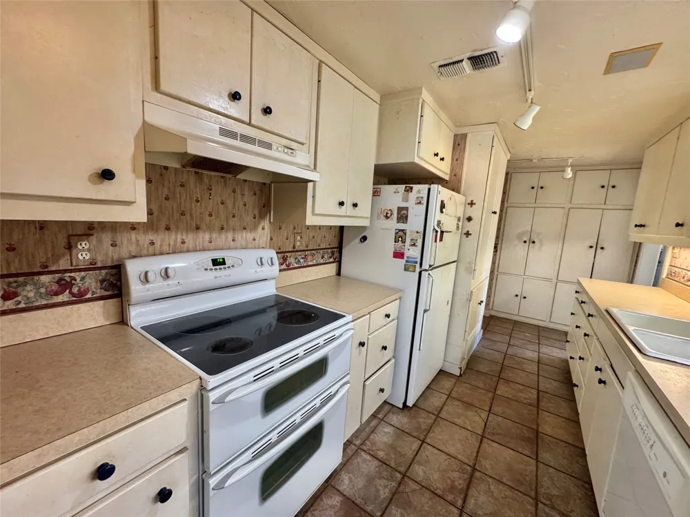 122 Pawnee Trail Gainesville, TX 76240