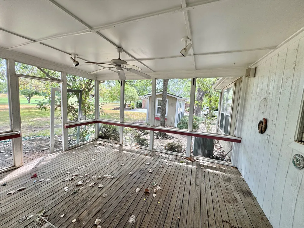 122 Pawnee Trail Gainesville, TX 76240