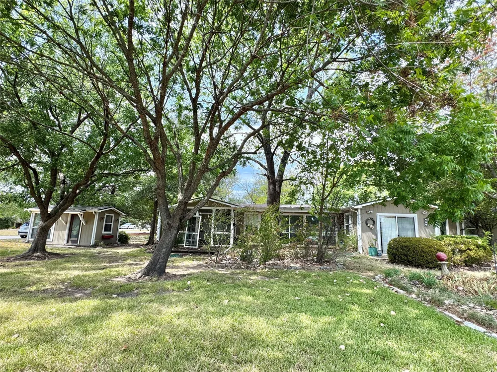 122 Pawnee Trail Gainesville, TX 76240
