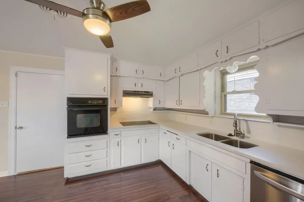 4105 Springbranch Drive Benbrook, TX 76116
