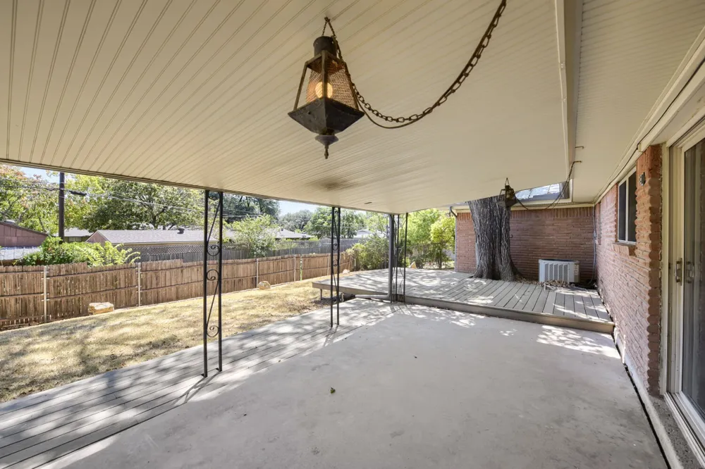 4105 Springbranch Drive Benbrook, TX 76116
