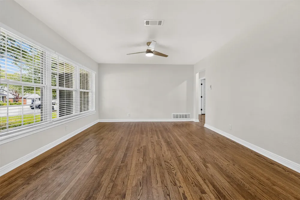 3825 Weyburn Drive Fort Worth, TX 76109