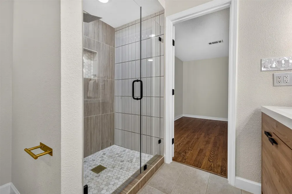 3825 Weyburn Drive Fort Worth, TX 76109