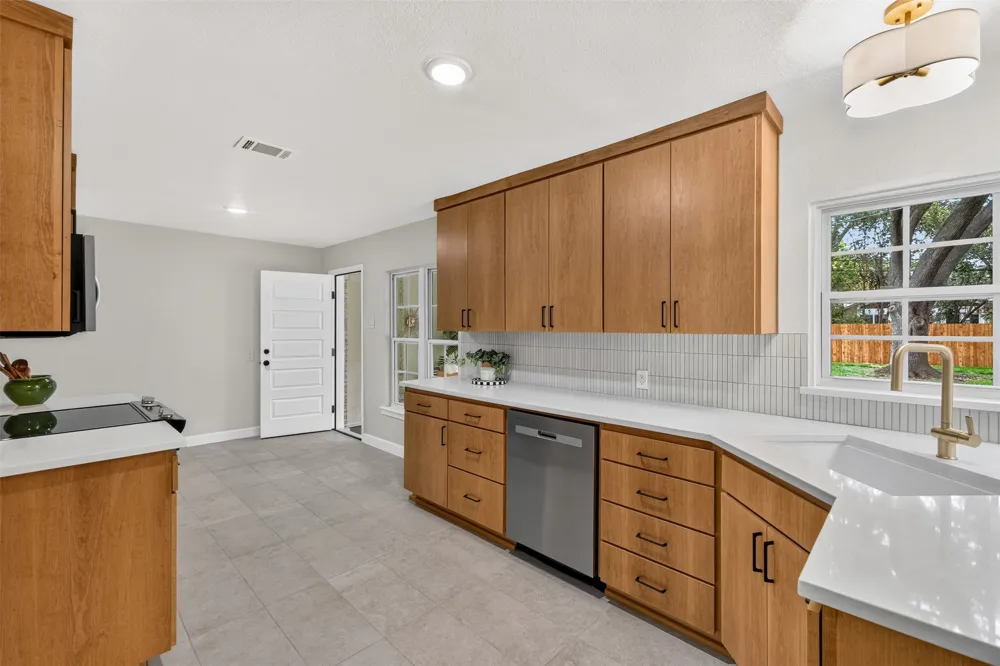 3825 Weyburn Drive Fort Worth, TX 76109