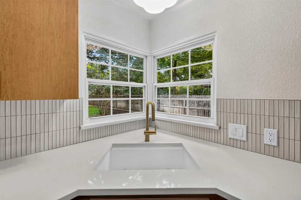 3825 Weyburn Drive Fort Worth, TX 76109