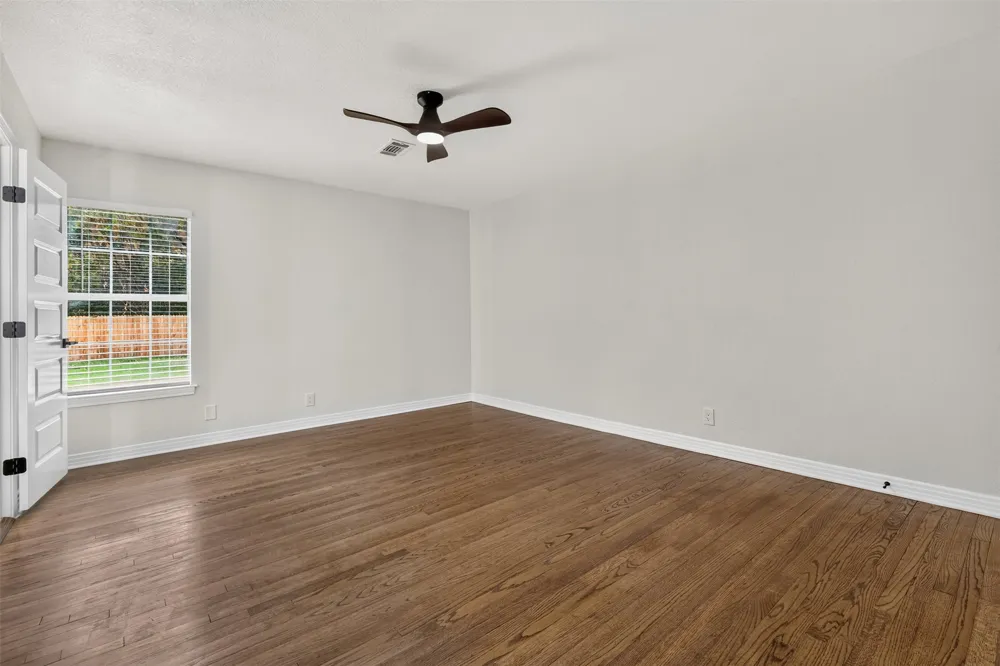 3825 Weyburn Drive Fort Worth, TX 76109