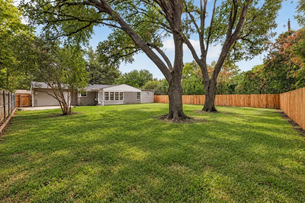 3825 Weyburn Drive Fort Worth, TX 76109