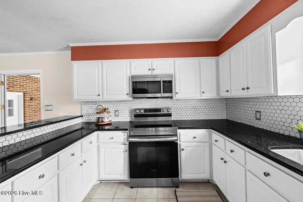 1003 Robinwood Road Aberdeen, NC 28315