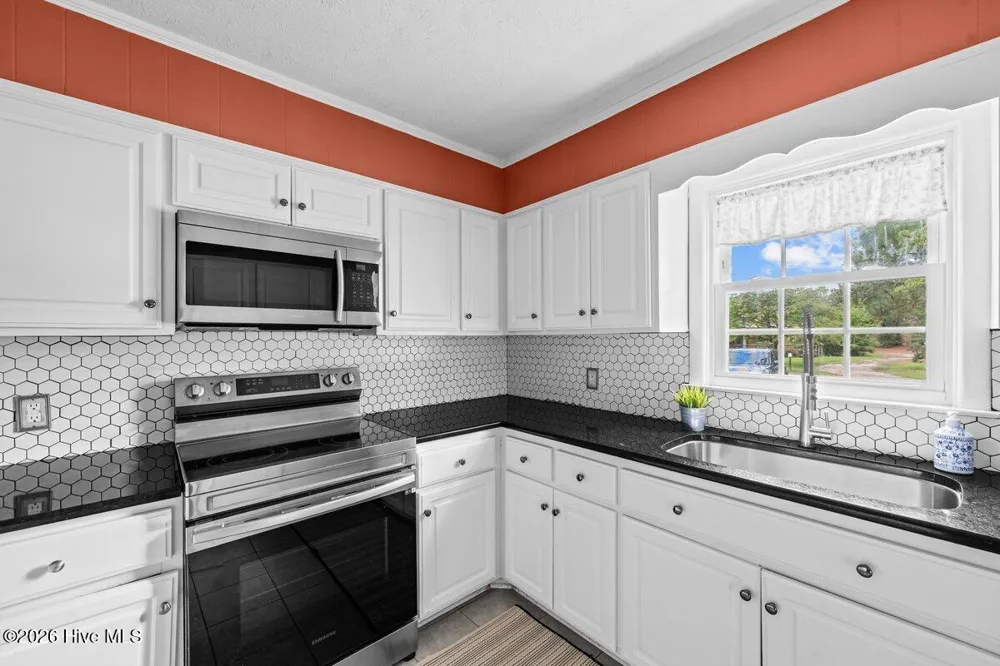 1003 Robinwood Road Aberdeen, NC 28315