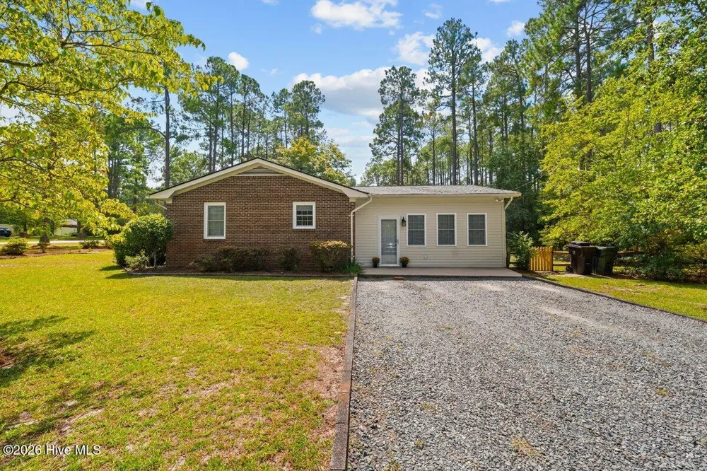 1003 Robinwood Road Aberdeen, NC 28315