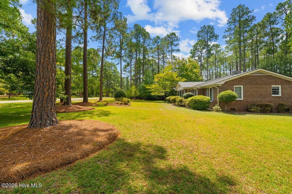 1003 Robinwood Road Aberdeen, NC 28315