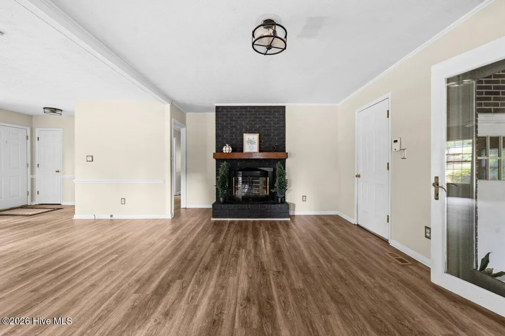 1003 Robinwood Road Aberdeen, NC 28315
