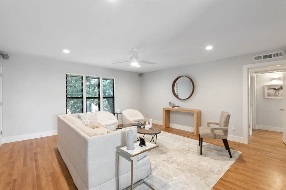 10727 Villager Road #C Dallas, TX 75230