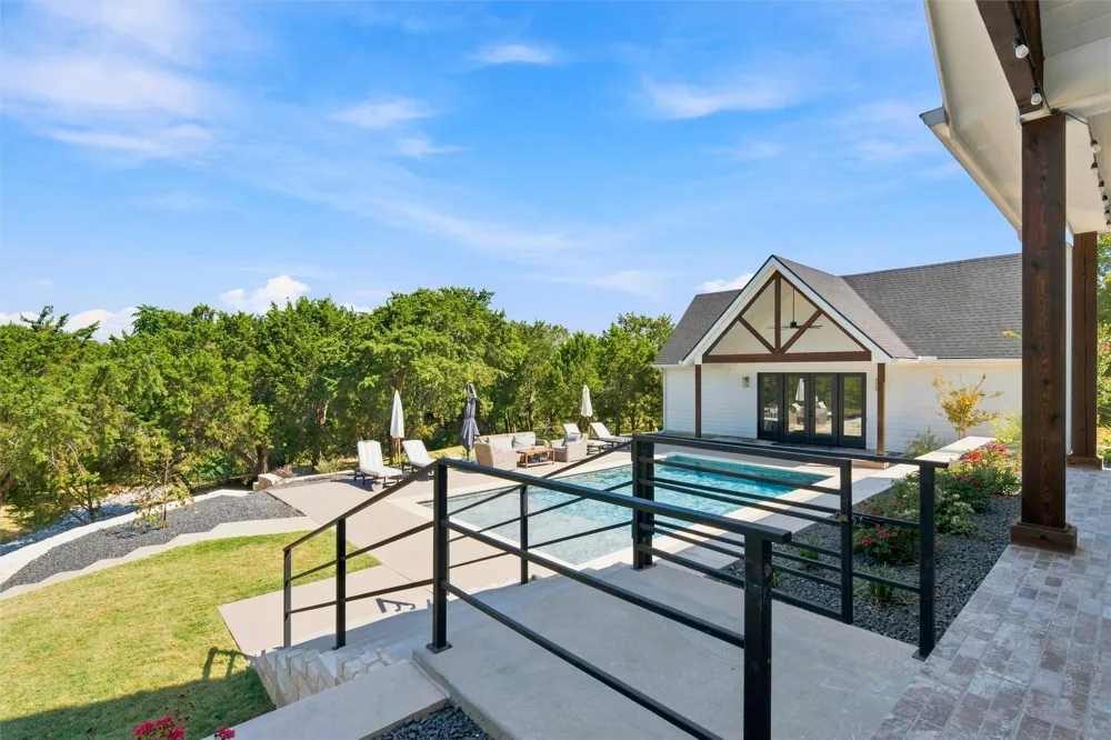 1065 Whispering Oaks China Spring, TX 76633