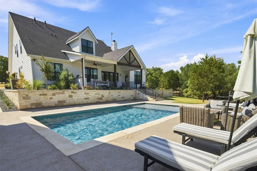 1065 Whispering Oaks China Spring, TX 76633
