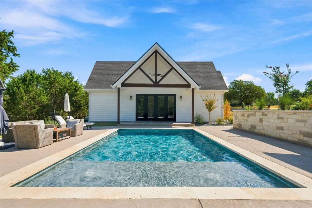 1065 Whispering Oaks China Spring, TX 76633