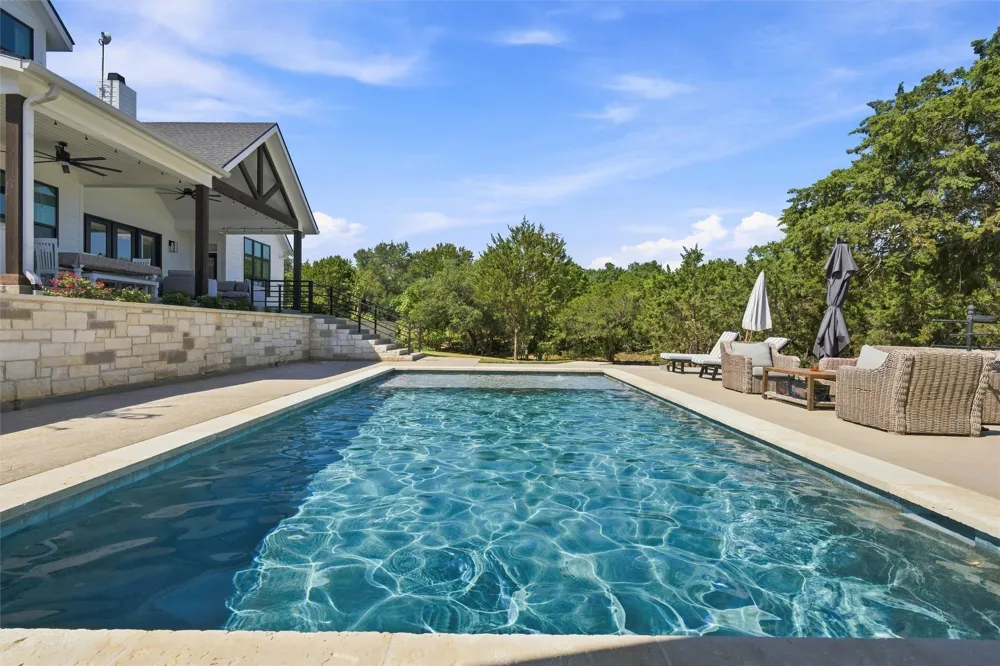 1065 Whispering Oaks China Spring, TX 76633