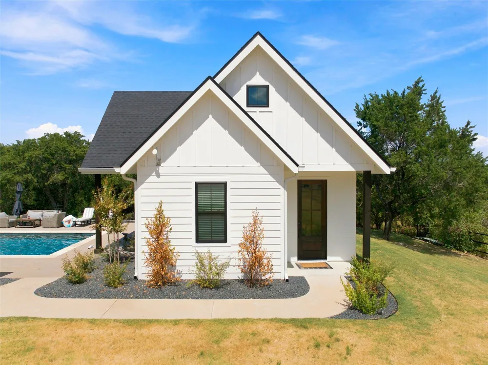 1065 Whispering Oaks China Spring, TX 76633