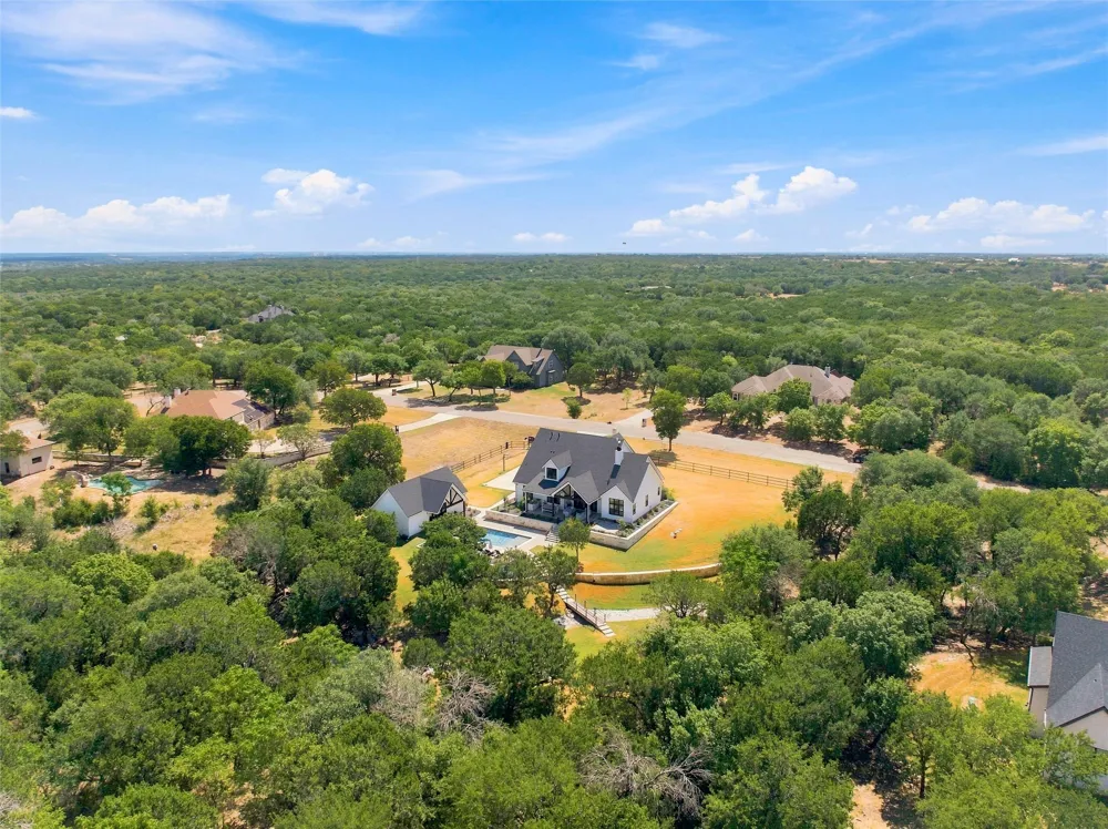 1065 Whispering Oaks China Spring, TX 76633
