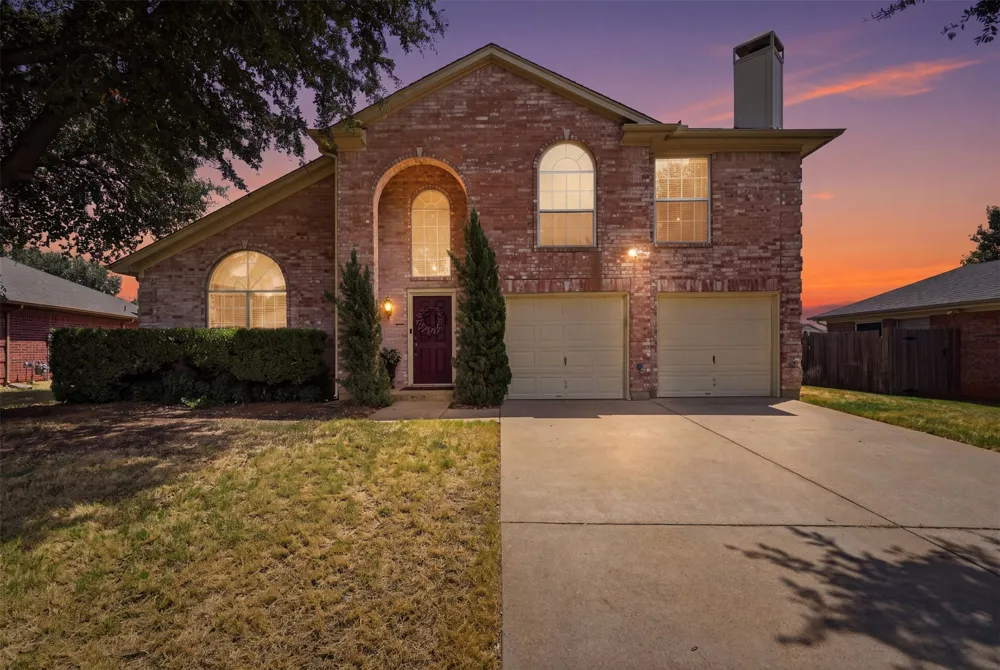 5004 Ridgefield Court Arlington, TX 76017