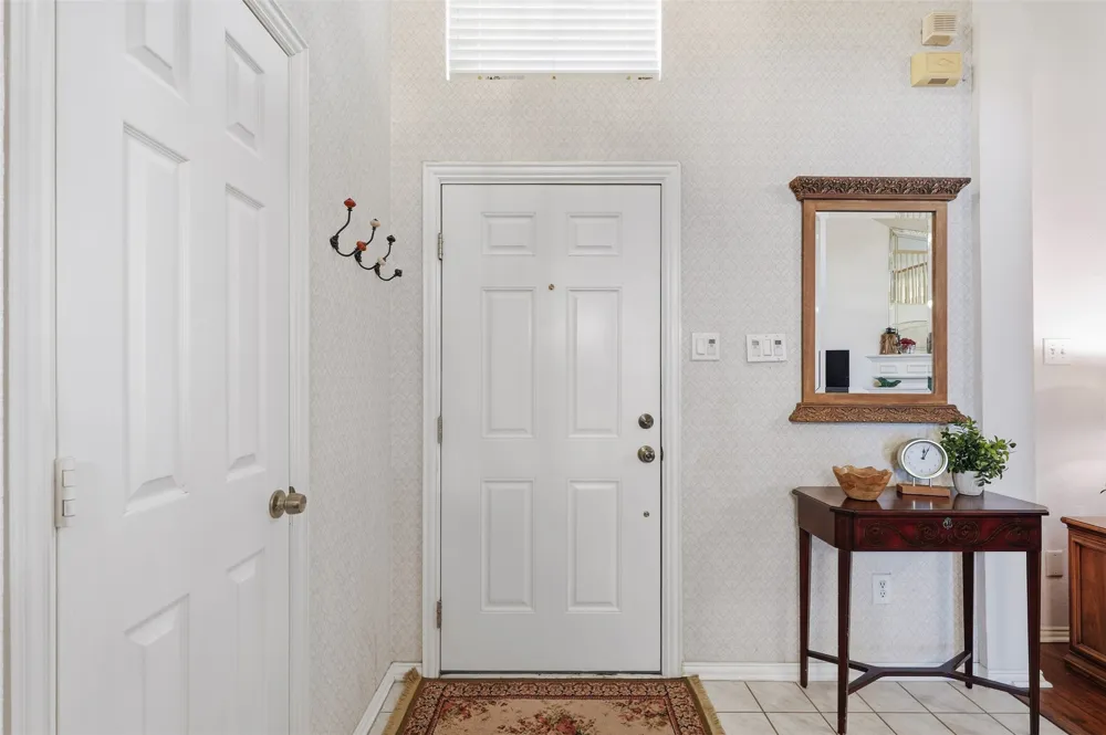 5004 Ridgefield Court Arlington, TX 76017