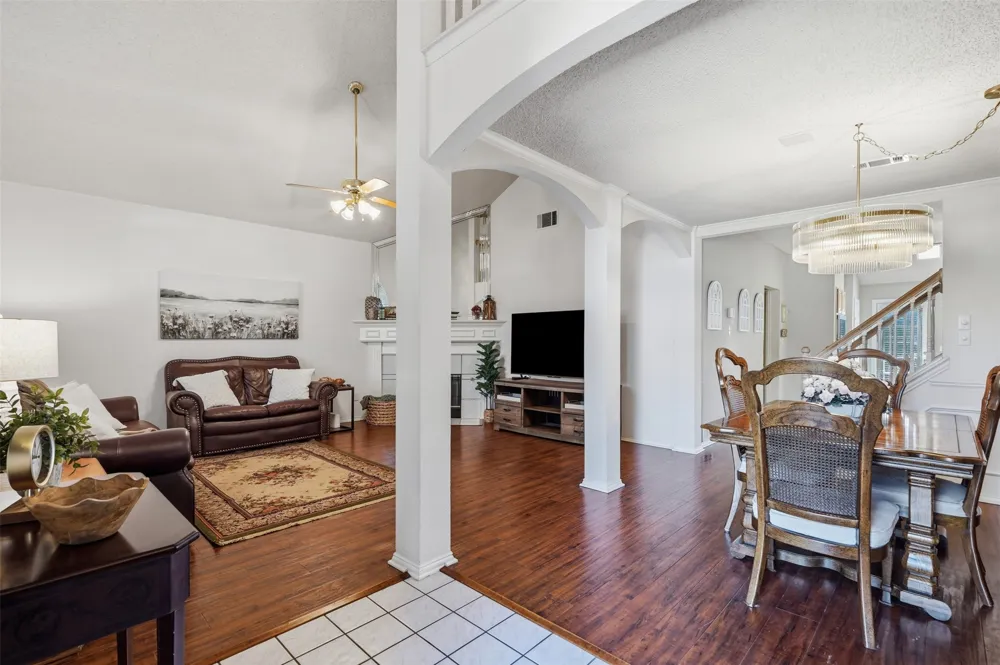 5004 Ridgefield Court Arlington, TX 76017