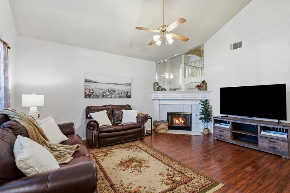 5004 Ridgefield Court Arlington, TX 76017