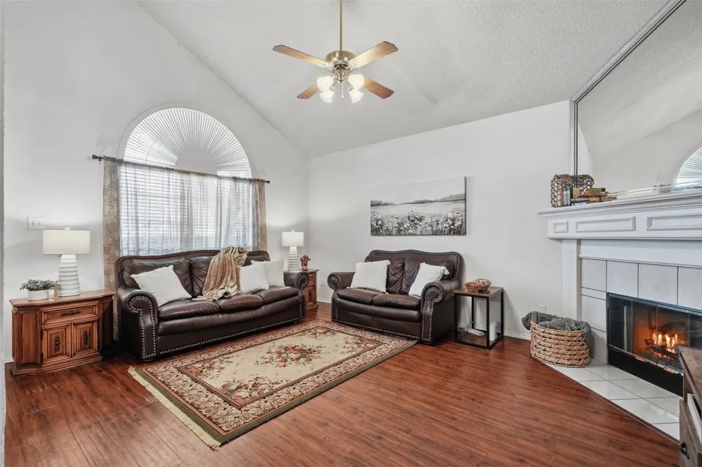 5004 Ridgefield Court Arlington, TX 76017