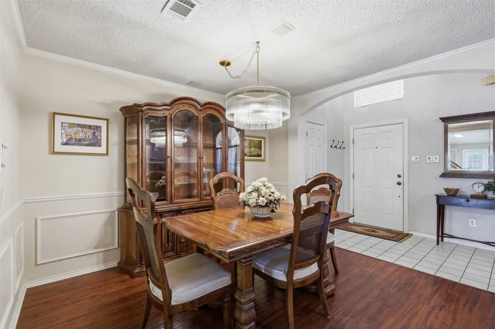 5004 Ridgefield Court Arlington, TX 76017