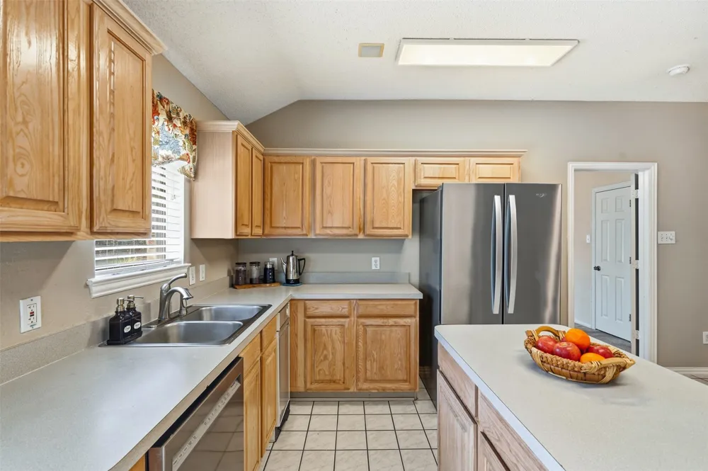 5004 Ridgefield Court Arlington, TX 76017
