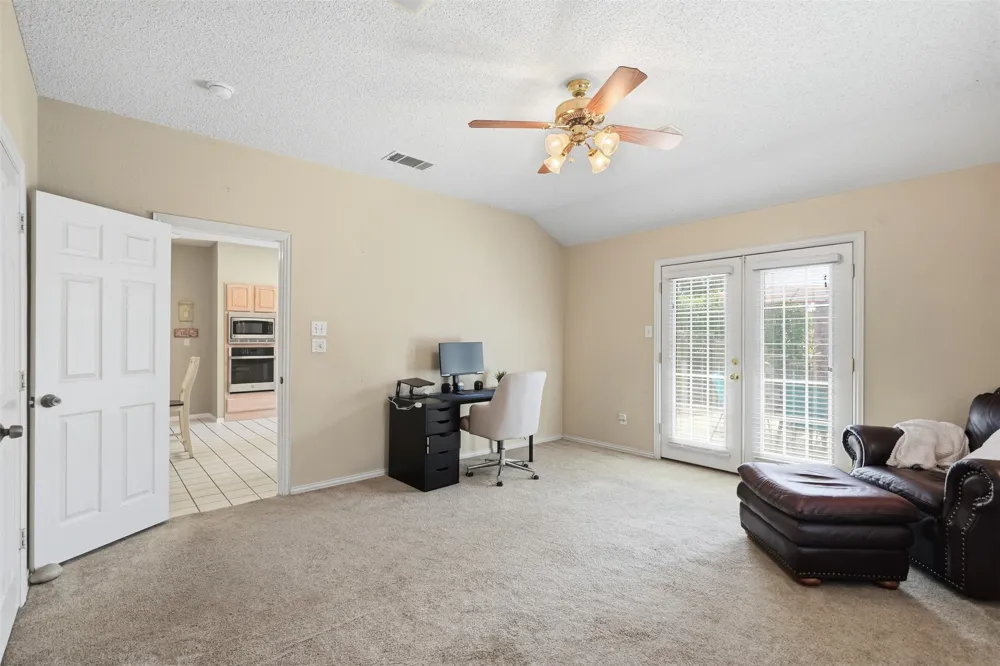 5004 Ridgefield Court Arlington, TX 76017