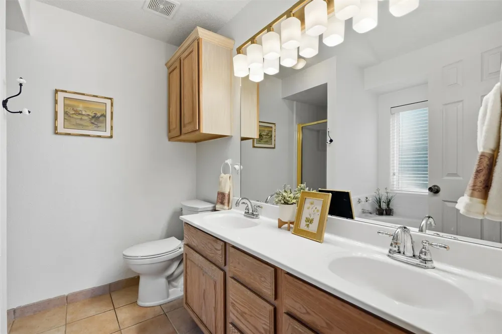 5004 Ridgefield Court Arlington, TX 76017