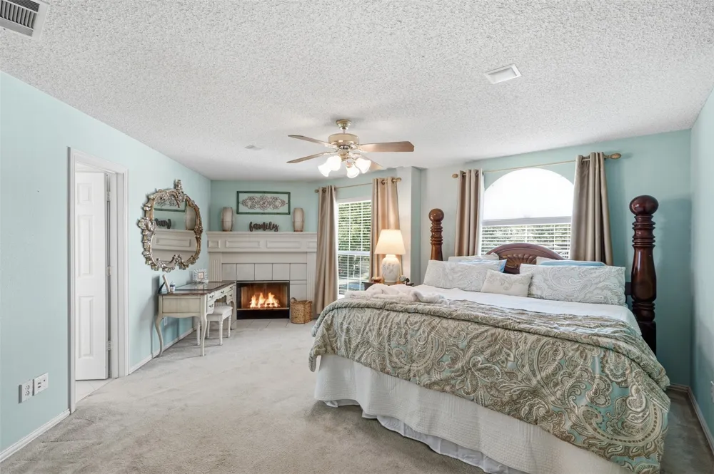 5004 Ridgefield Court Arlington, TX 76017