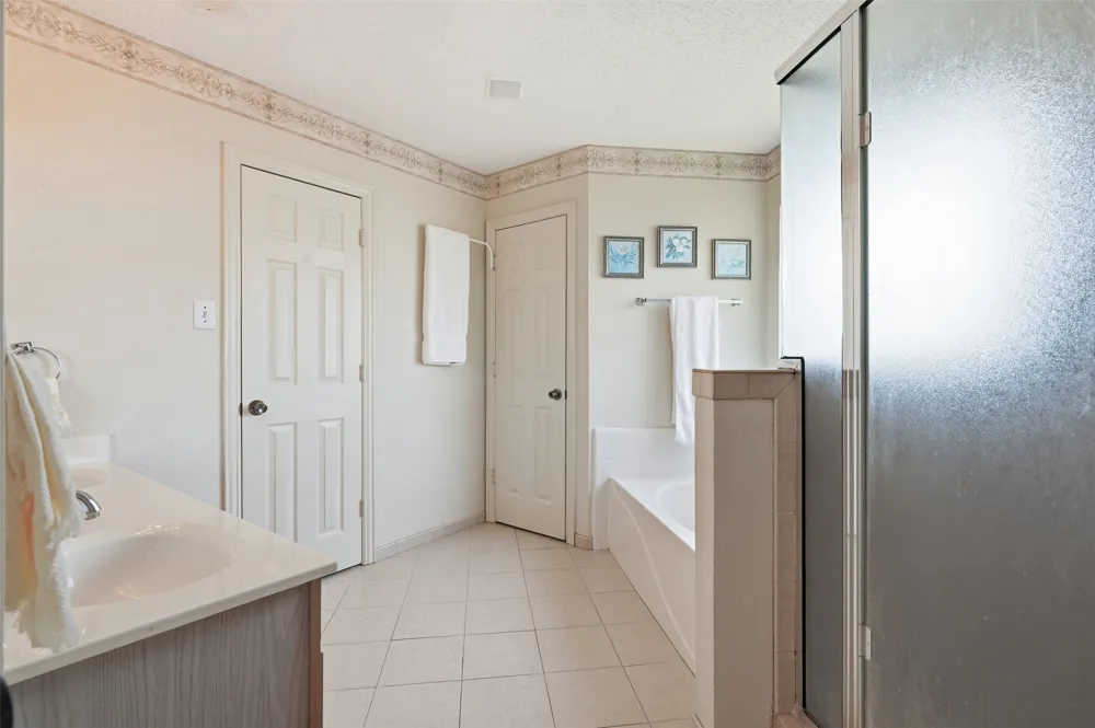 5004 Ridgefield Court Arlington, TX 76017