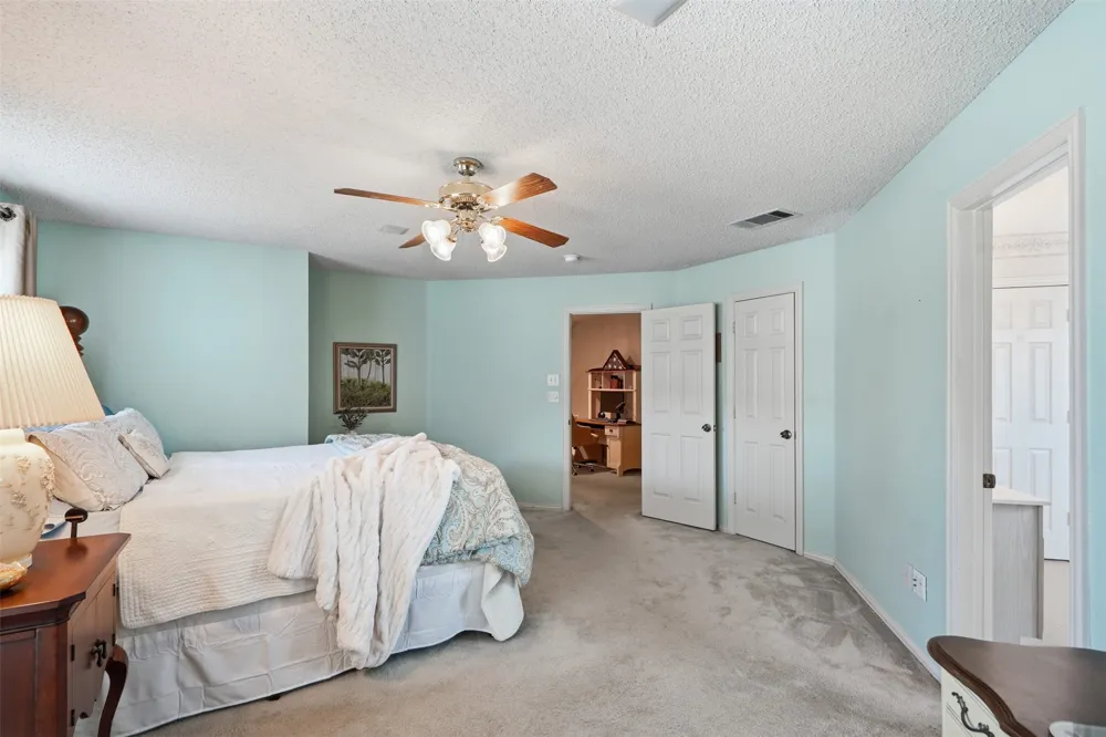 5004 Ridgefield Court Arlington, TX 76017