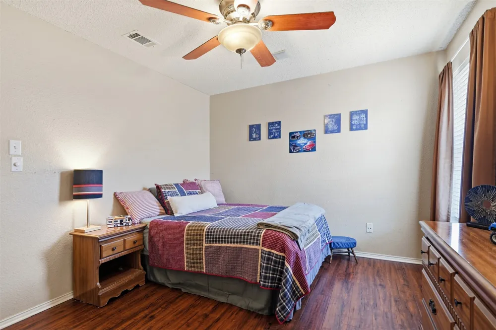 5004 Ridgefield Court Arlington, TX 76017