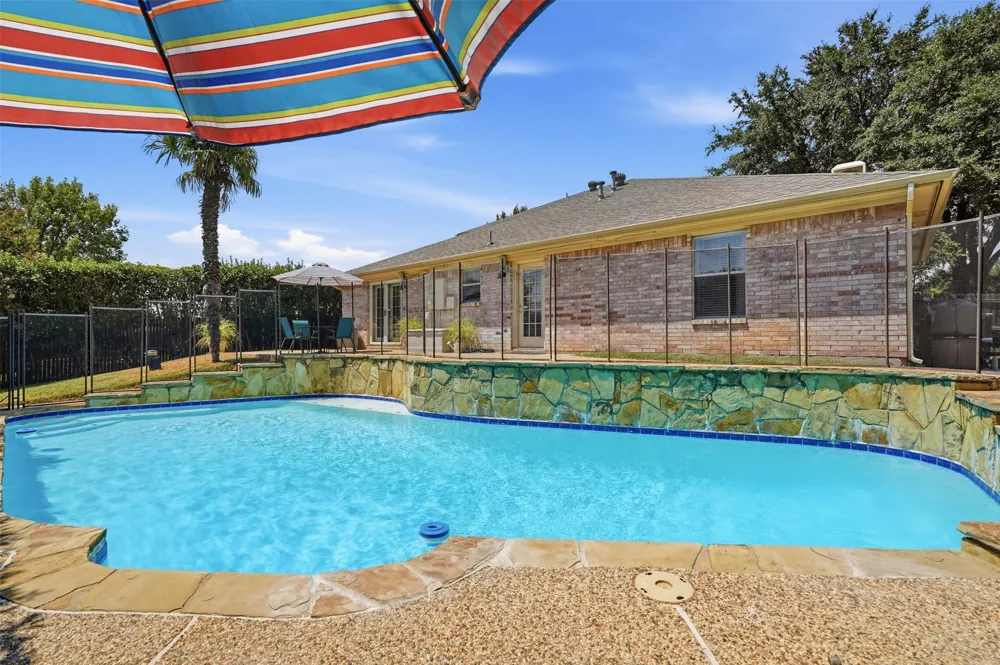 5004 Ridgefield Court Arlington, TX 76017