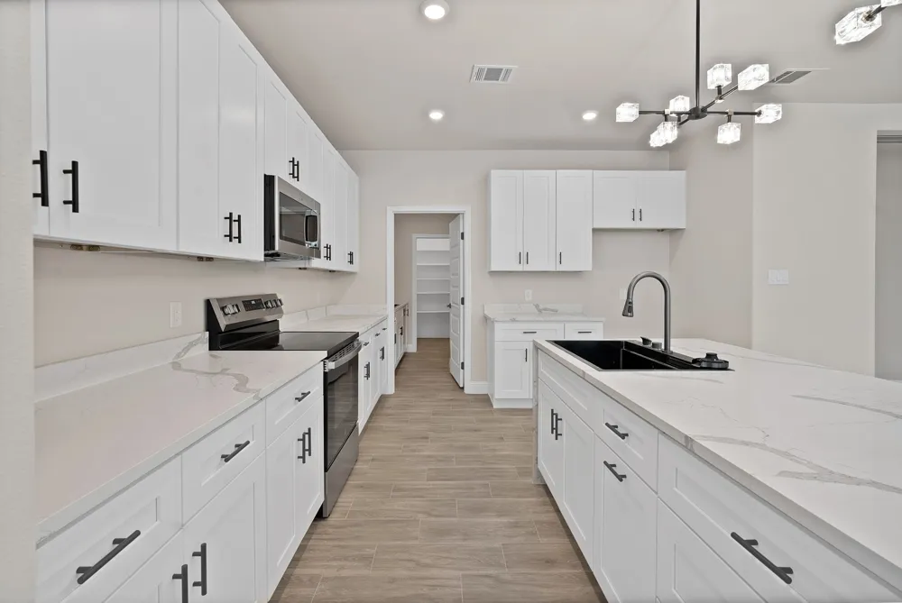 5021 Enchanted Court Granbury, TX 76048