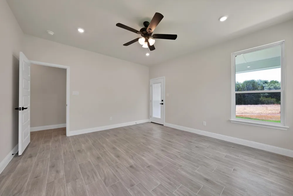 5021 Enchanted Court Granbury, TX 76048