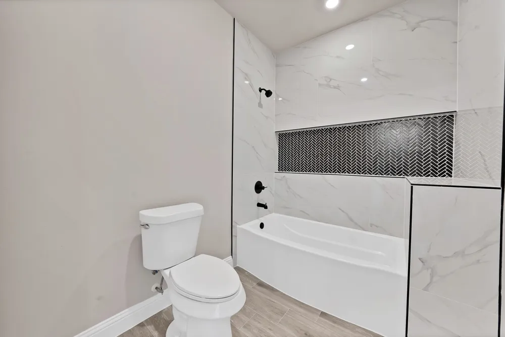 5021 Enchanted Court Granbury, TX 76048